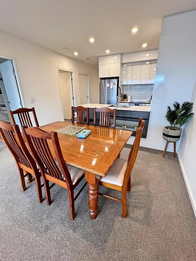 Spacious & Open 2 Bd 2Bth 2Crsp Apt - Dickson Cbd Canberra Apartment
