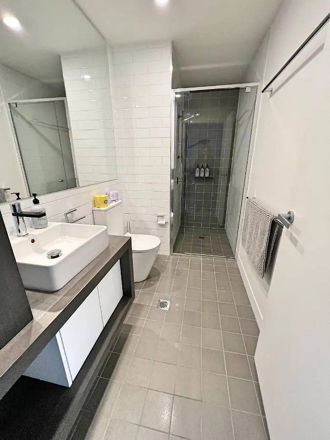 Spacious & Open 2 Bd 2Bth 2Crsp Apt - Dickson Cbd Canberra 0*,  Australia